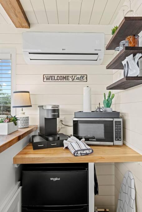 New The Perry Cozy Container Home Fredericksburg Extérieur photo
