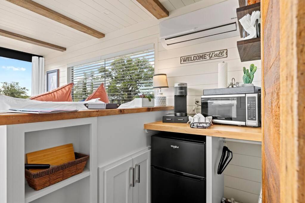New The Perry Cozy Container Home Fredericksburg Extérieur photo